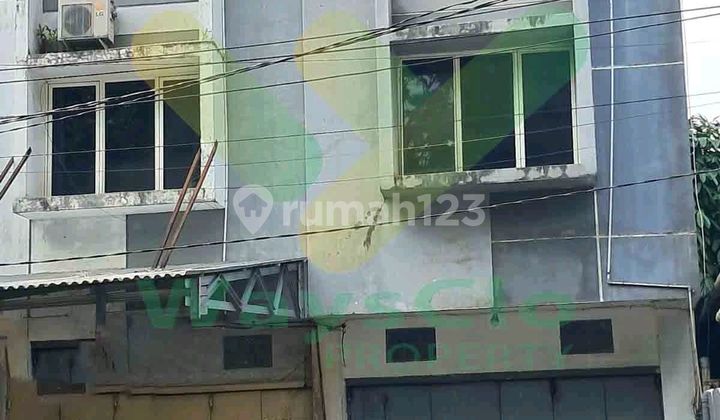 For Sale Fast, Attractive and Strategic Shop House in Tuminting Area, Very Cheap Price 1