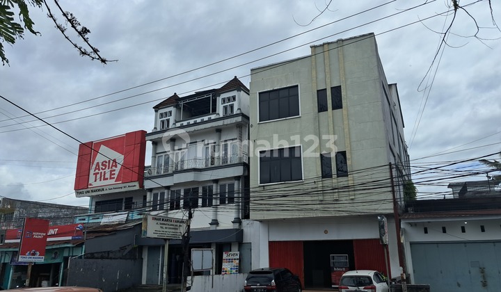 For Rent Beautiful and Attractive Shop House in Wanea Area, Very Affordable Price 1