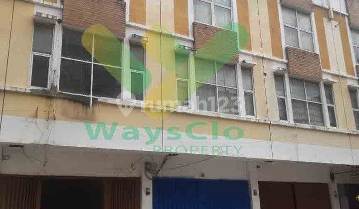 For Rent: Attractive and Strategic Shop House in Wenang Area, Very Affordable Price