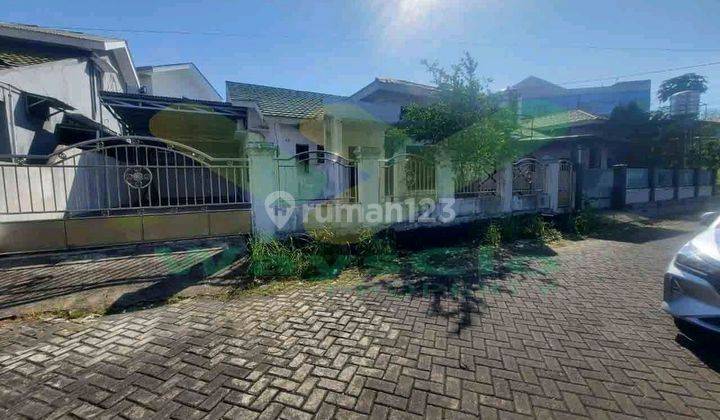 Disewakan Rumah Cantik Dengan Furnish Daerah Malalayang, Harga Sangat Murah 1