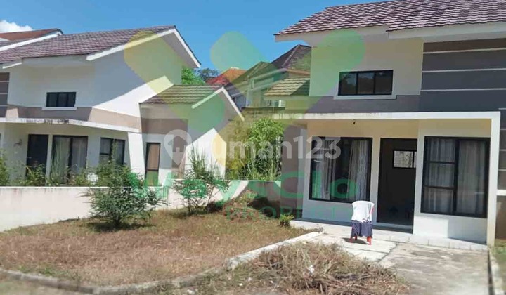 Dijual Cepat Rumah Cantik Daerah Grand Meridian, Harga Sangat Murah