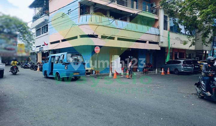 For Sale Fast, Very Strategic Shop House in Wenang Area, Below Market Price 2