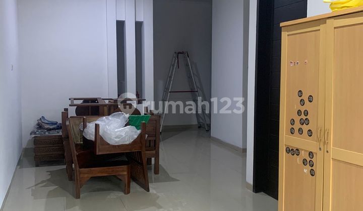A GOOD AND WELL-MAINTAINED 2-STORY HOUSE READY FOR OCCUPATION, STRATEGIC LOCATION IN WISMA KEDUNG ASEM, RUNGKUT. 2
