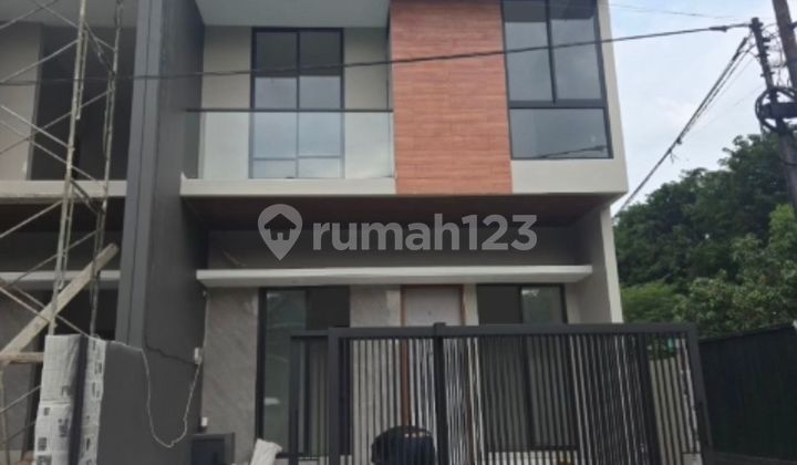 2-Storey House in Elite Housing Complex, Strategic Location, Panjang Jiwo Permai, Tenggilis Mejoyo, Surabaya