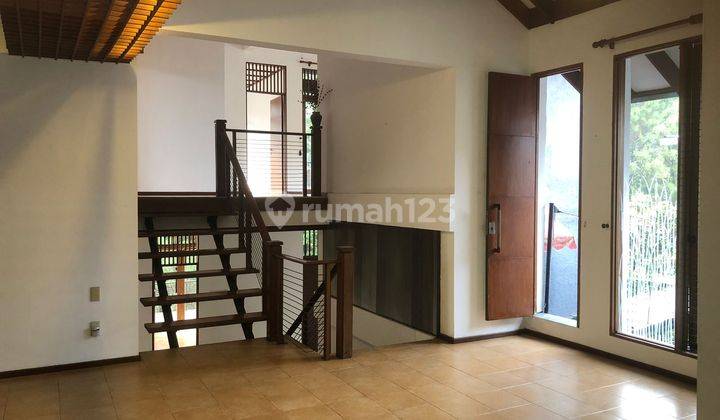 Rumah 5 Lantai Bagus SHM di Dago Pakar Resort, Bandung 2