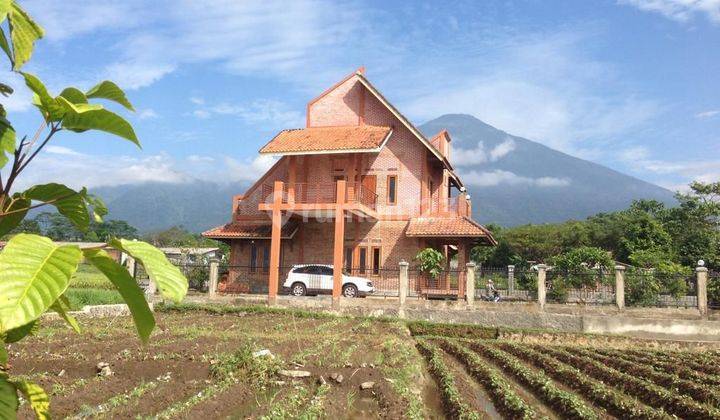 Rumah Villa Full Furnished 2 lantai View Gunung di Kuningan 1