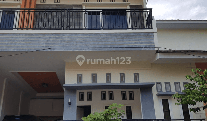 Dijual Rumah 2 Lantai Full Renovasi Semi Furnished di Pamengkang 1