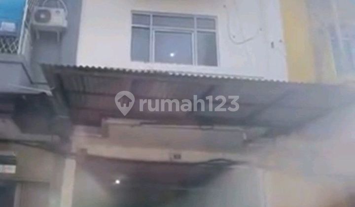 Disewa Ruko 3.5 Lantai di Taman Palem Lestari ( Jl Boulevard), Cengkareng, Jakarta Barat