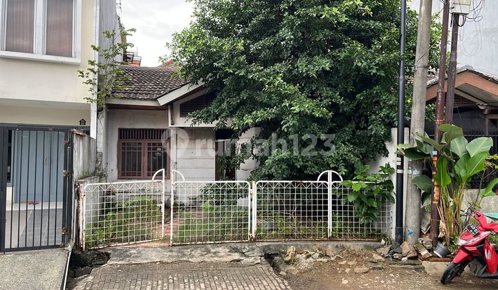 Rumah Tua di Taman Surya 2, Kalideres, Jakarta Barat