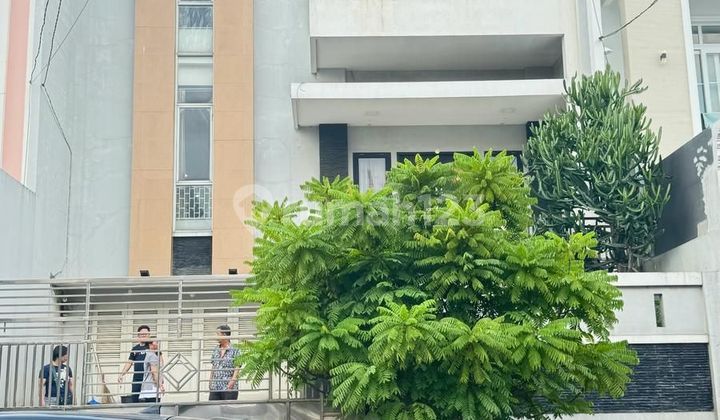 Dijual 
Rumah 3 lantai di Taman Surya 5, kalideres, jakarta barat 2