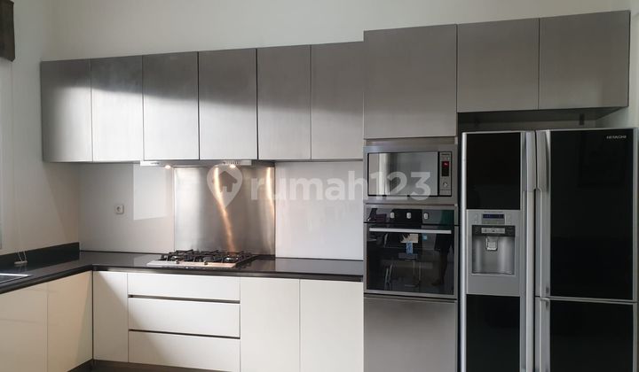 Dijua cepat Rumah 2.5 lantai di Citra Garden 6, tegal alur,
Jakarta Barat