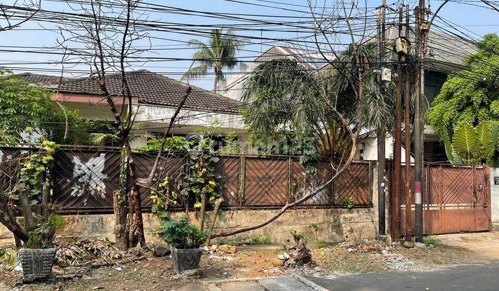 DIJUAL 
Rumah di Jalan Gaharu 1
( tembus jalan Fatmawati - Antasari), jakarta selatan 2