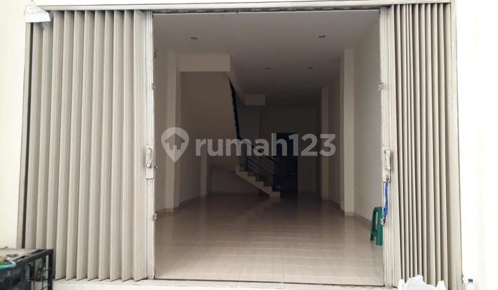 For Quick Sale: 3.5-Story Shop House in South Glodok Market, City, West Jakarta. 2