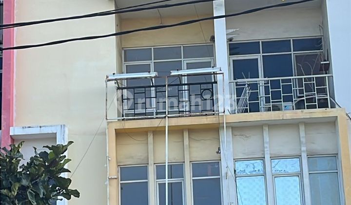 For Sale/Lease 3.5-Story Shop House in Taman Surya 5 (Near Pasar Laris), Kalideres, West Jakarta.