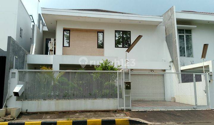 Rumah murah 2 lantai di intercon Taman Kebon Jeruk 1