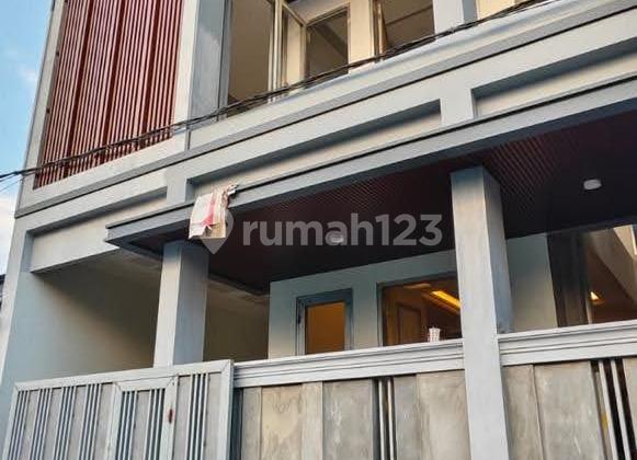 CA850 Dijual Rumah Baru Minimalis SHM di Manukan Indah  1
