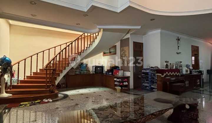 Ca899 For Sale, Strategic Furnished House with SHM in Klampis Semolo Barat 2