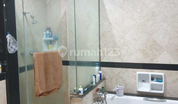 EMA343 Dijual Rumah Modern Bagus SHM di Galaxy Bumi Permai 1 