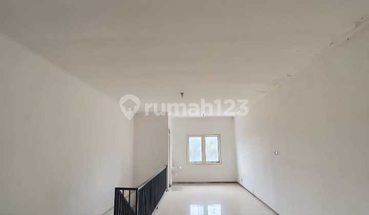 EMA396 Dijual Ruko Bagus SHM di Nirwana Eksekutif 