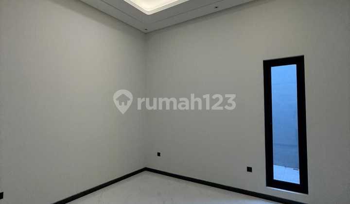 Ca958 For Sale New Minimalist Nice Ready-to-Occupy Strategic Freehold Title House in Manyar, Surabaya 2