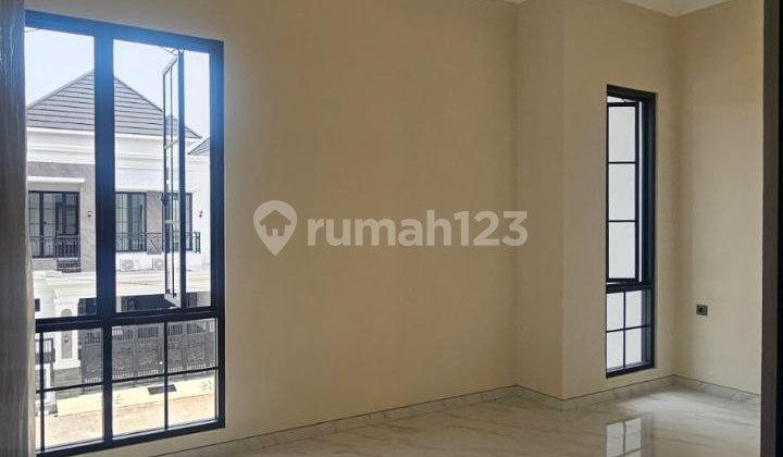 Ema406 For Sale: Minimalist House Ready to Occupied Near Merr at Araya Galaxy Bumi Permai 2