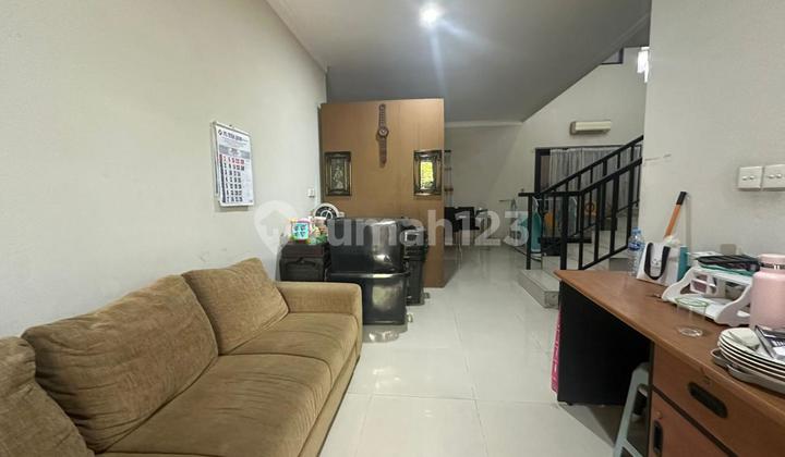 Ema415 Dijual Rumah 2 LT Modern Siap Huni Dekat Universitas di Central Park Ahmad Yani Surabaya