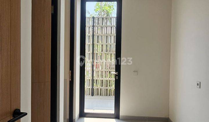 EMA331 Dijual Rumah Bagus Unfurnished SHM di Central Park Juanda 1