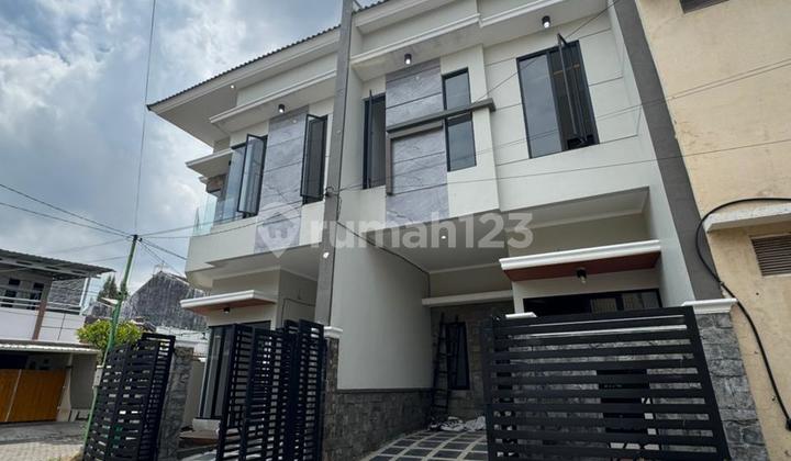 Ca916 Dijual Rumah Baru Minimalis Siap Huni Murah SHM di Mulyosari Surabaya 1