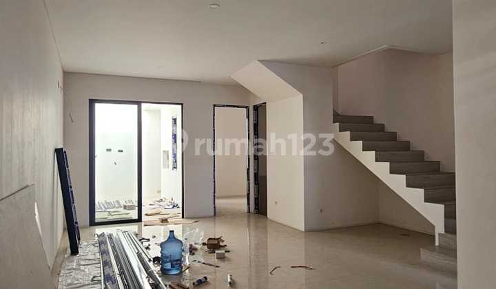 EMA380 For Sale: Strategic Minimalist House with SHM in Pondok Tjandra EMA380 For Sale: Strategic Minimalist House with SHM in Pondok Tjandra