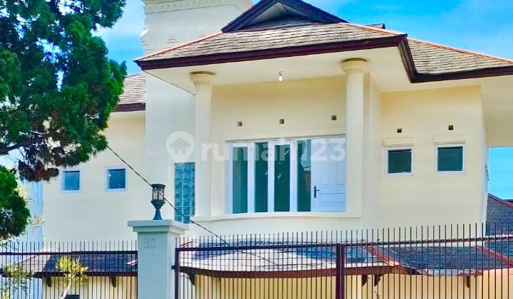 Njop 4,5m Dijual 2,9m Rumah Komplek Elite Cipaku Bandung Njop 4,5m Dijual 2,9m Rumah Komplek Elite Cipaku Bandung