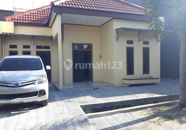 Dijual Cepat Rumah Bagus Unfurnished SHM di Sekardangan, Sidoarjo 1