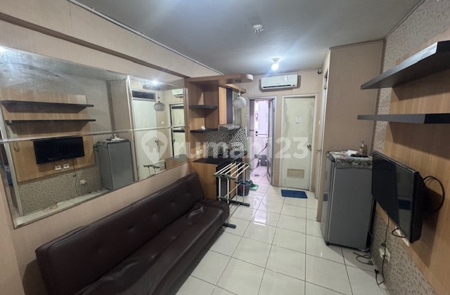 Jual Apartemen Gading Nias 2 Kamar HOEK di Emerald SHM View Kolam