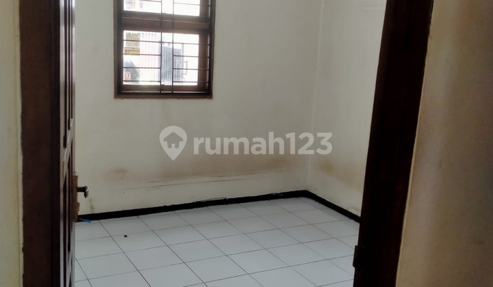 Ready-to-Occupy House in Cimahi 2