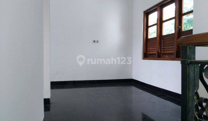 Rumah Bagus Siap Huni Strategis Dekat Toll 2