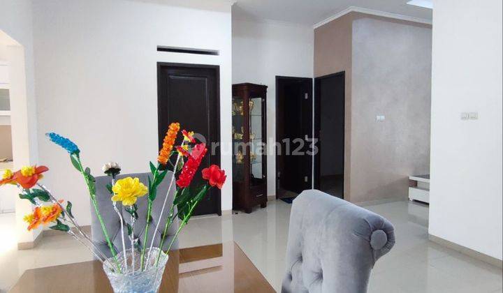 Dijual Rumah Modern Classic Semi Furnished Di Meruya Kembangan  2