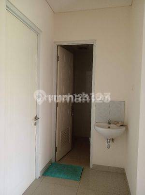 Di jual rumah mampang  depok tanpa dp dekat stasiun MRT, stasiun kereta, pintu toll dekat halte busway, kota wisata, area perkantoran,dekat kuliner, dan tempat pusat perbelanjaan dan pendidikan 2