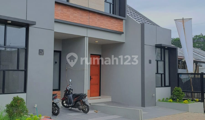 Di jual rumah Murah 2 lantai serpong BSD bintaro ciputat tangsel ready siap huni tanpa dp dekat MRT,stasiun kereta pintu toll halte busway pusat perbelanjaan sekolah tempat ibadah dan tempat Kuliner 