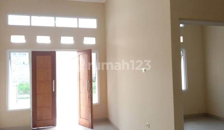 For sale, affordable house in Jatiasih, Komsen, Kemang Pratama, Cabang Bungin, Kayuringin Jaya, Bekasi City, move-in ready with no down payment, flood-free, near train station, toll gate, MRT, busway stop, school, & hospital. 2