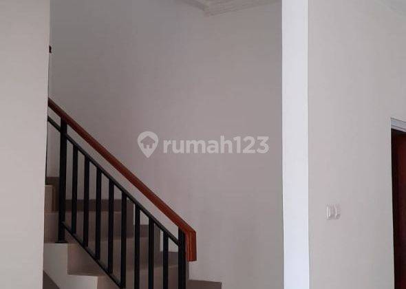 Di jual rumah 2 lantai Jakarta,Cibubur,siap huni,tanpa bi cheking,tanpa Riba,tanpa dp,bebas banjir,dekat,MRT,LRT,stasiun kereta,pintu toll,halte busway,sekolah,pusat perbelanjaan,dan pariwisata 2