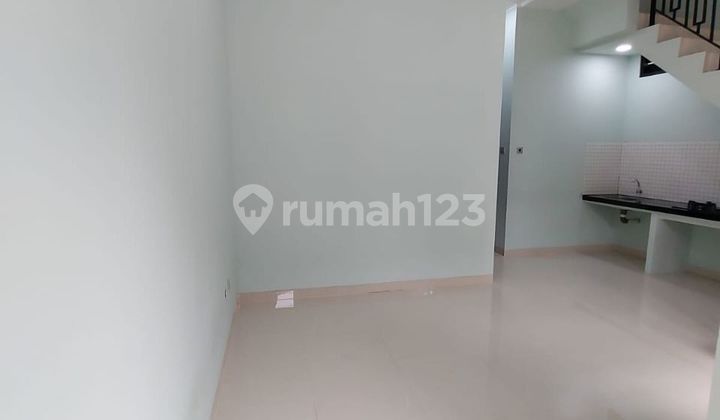 Di jual rumah 2 lantai Cibubur, Cilangkap, Ciracas, jakarta Timur, Kemang,Bangka, jakarta selatan free dp,surat surat,ready,dekat MRT,LRT, Stasiun kereta,pintu toll,halte busway, sekolah,rumah sakit, 2