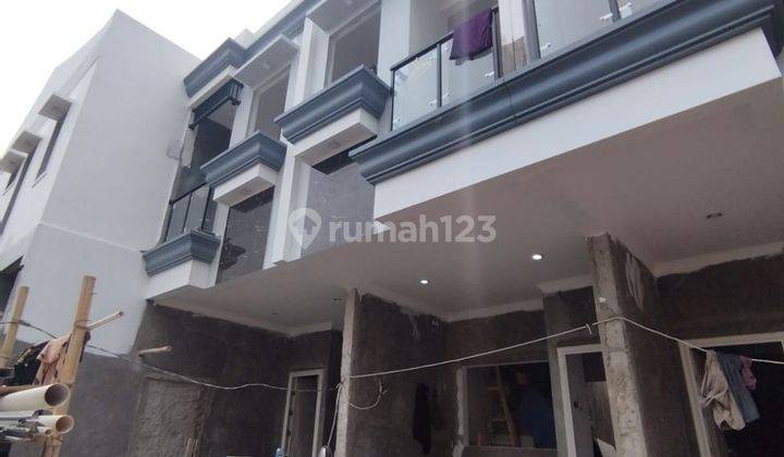 Di jual rumah 2 lantai Rawamangun,Jakarta ready free dp,dekat MRT,LRT,Stasiun kereta,Pintu toll,halte busway,sekolah Rumah sakit,mall 1