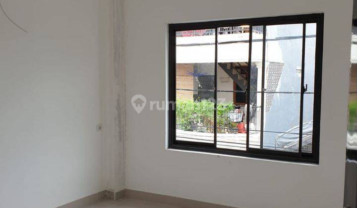 Di jual rumah 2 lantai Pondok labu,pondok pinang,Fatmawati,Jakarta Selatan ready,free dp,surat"bebas banjir dekat,MRT,LRT,Stasiun kereta,Pintu toll,halte Busway,Rumah sakit,Sekolah 2