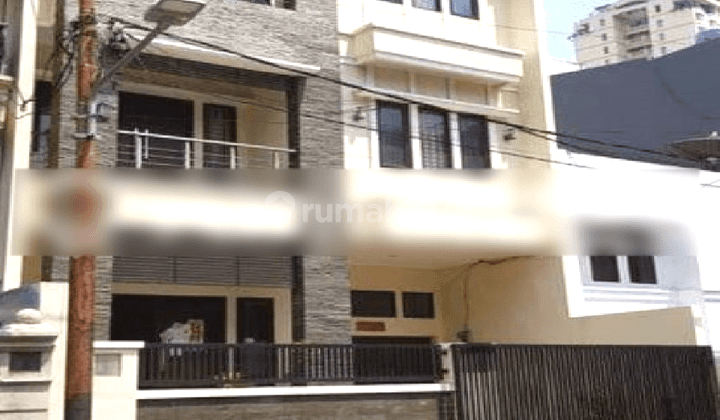 Disewakan Rumah 3,5 Lantai Dalam Komplek Area Mangga Dua, Jakarta Pusat 1