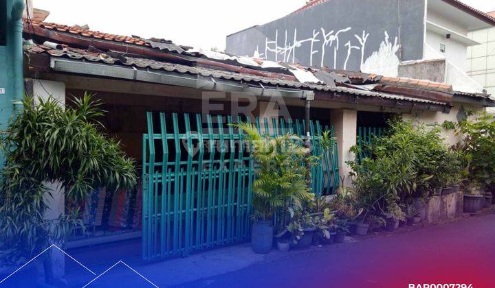 Price Drop!! Quick Sale Old House Priced by Land Value, Serene and Green Neighborhood @Pulo Asem, East Jakarta Price Drop!! Quick Sale Old House Priced by Land Value, Serene and Green Neighborhood @Pulo Asem, East Jakarta