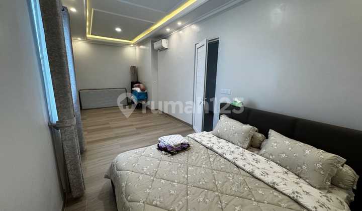 Cluster Vernonia Summarecon Bekasi Hoek Siap Huni Bisa Cash/KPR Cluster Vernonia Summarecon Bekasi Hoek Siap Huni Bisa Cash/KPR