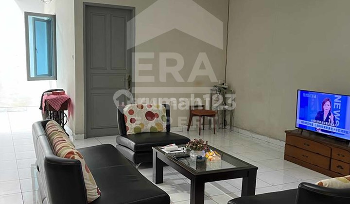 Comfortable and Spacious Move-In Ready House in Cempaka Putih Area With 24-Hour Security 2