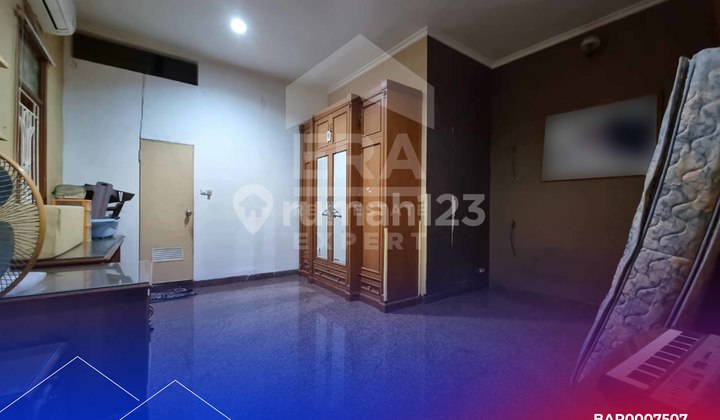 Dijual Rumah Hoek Besar dan Nyaman Sudah Renovasi di Pinggir Jalan Utama Kayu Putih 2