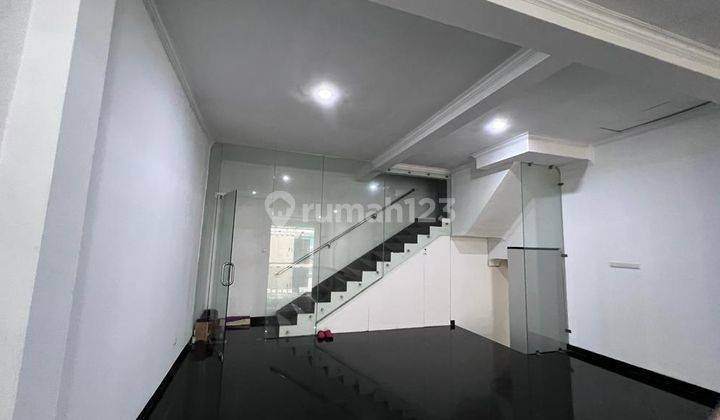 Dijual Rumah Kantor Kebayoran Lama 2