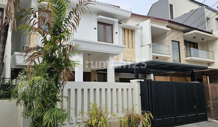 Newly built two-story house in Pondok Indah