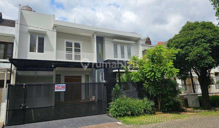 Rumah Pondok Indah di lingkungan Asri, dekat Taman 1